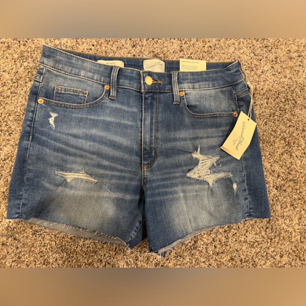 NWT Universal thread denim shorts size 10 high rise midi